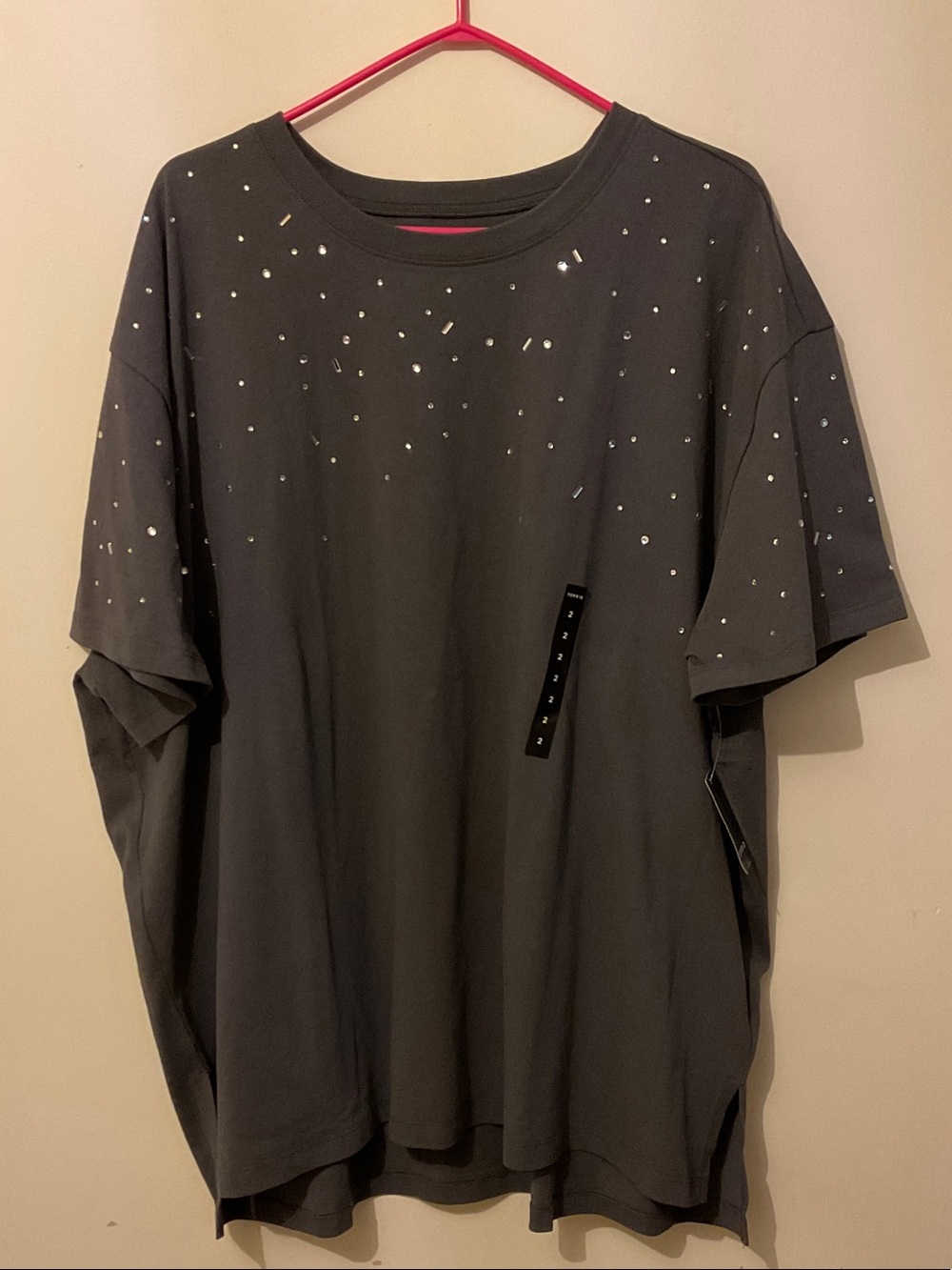 Torrid women Charcoal Gray Short-Sleeve Tee with Scattered crystal stones